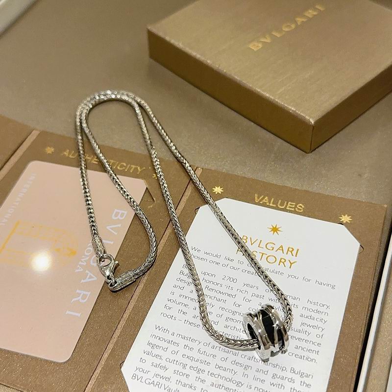 Bvlgari necklace 11yxx47